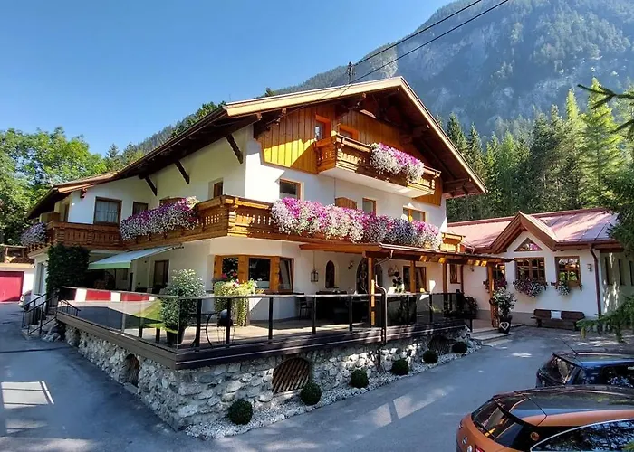 Gaestehaus Almrausch, Ferienanlage Mit Pool